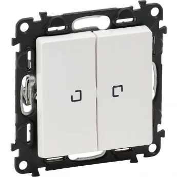 Переключатель LEGRAND Valena LIFE двухклавишный 10АХ 250В с подсветкой с лицевой панелью белый Переключатель LEGRAND Valena LIFE двухклавишный 10АХ 250В с подсветкой с лицевой панелью белый