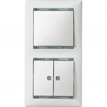 Переключатель на два направления LEGRAND Valena двухклавишный с подсветкой 10 A 250 В слоновая кость Переключатель на два направления LEGRAND Valena двухклавишный с подсветкой 10 A 250 В слоновая кость