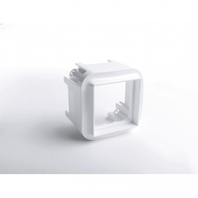 Адаптер LEGRAND Quteo для механизмов 45х45 IP 20 белый 782225 Адаптер LEGRAND Quteo для механизмов 45х45 IP 20 белый 782225