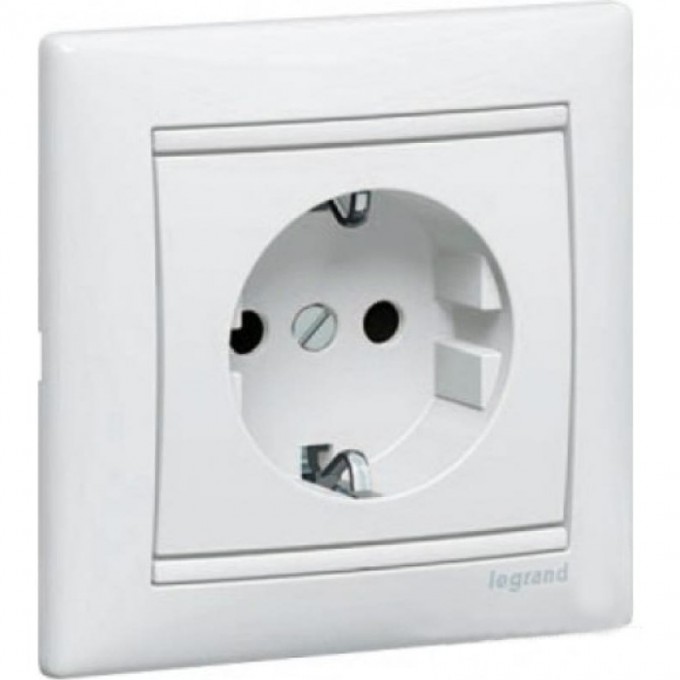 Силовая розетка LEGRAND Valena 2К+3 укоплектованная на винтах 10/16 А 230/250 В белый 774423 Силовая розетка LEGRAND Valena 2К+3 укоплектованная на винтах 10/16 А 230/250 В белый 774423