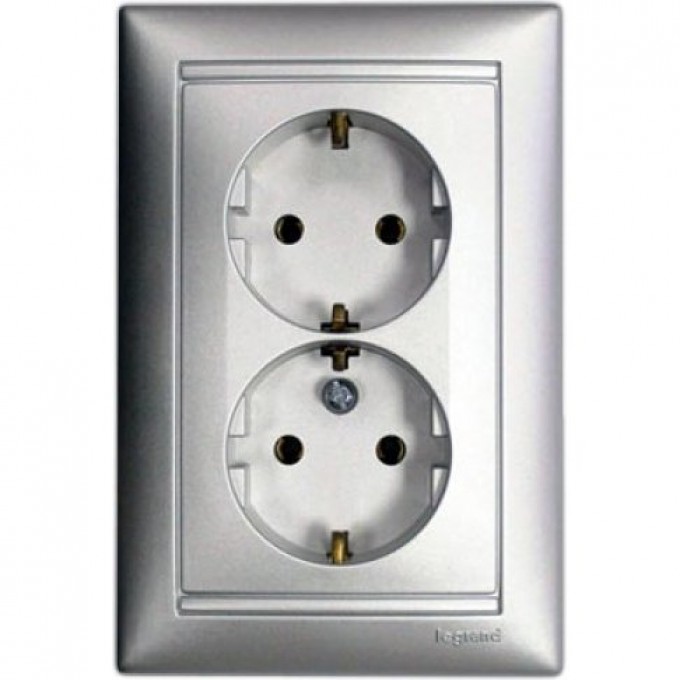 Розеточный блок LEGRAND Valena немецкий стандарт 2х2К+3 укомплектованный 16 А 230/250 В алюминий 770100 Розеточный блок LEGRAND Valena немецкий стандарт 2х2К+3 укомплектованный 16 А 230/250 В алюминий 770100